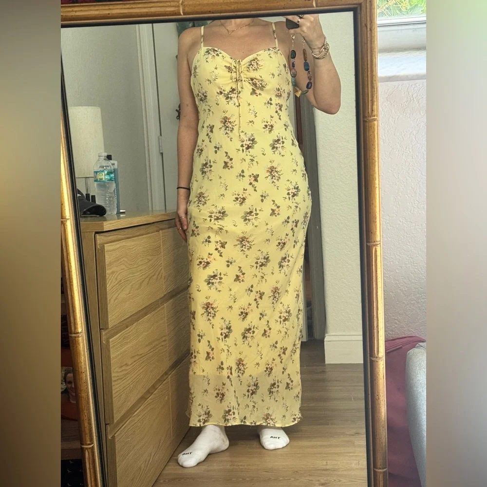 Yellow Floral Maxi Dress - Brand: Abercrombie & Fitch- size‎ Medium